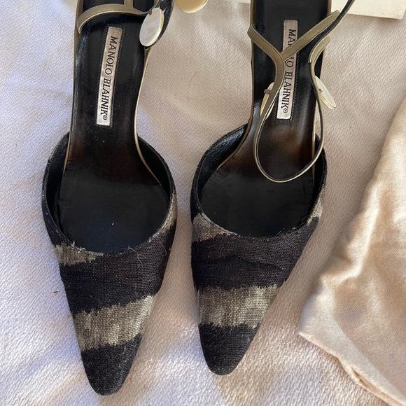 Manolo Blahnik Pointy Toe Heel - Picture 2 of 6